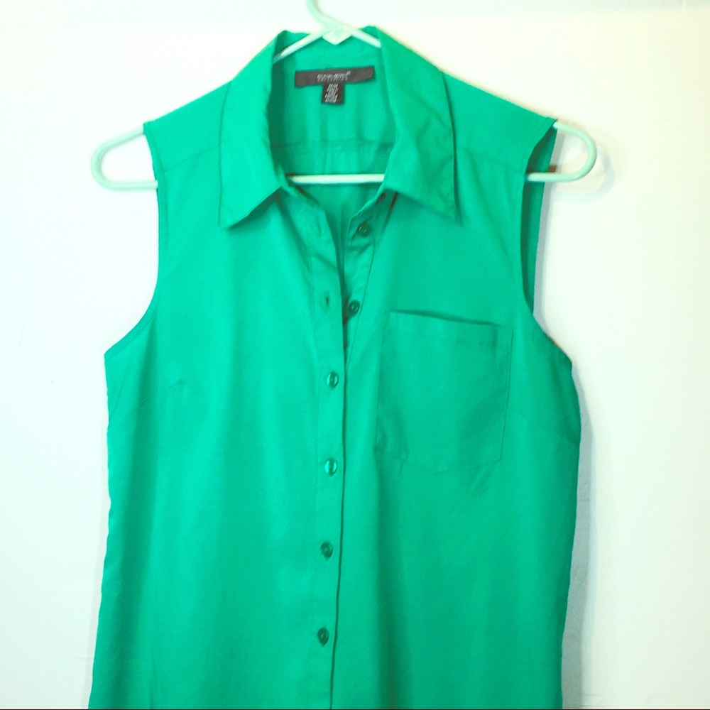 5/$25 Green Collared Sleeveless High-low Blouse